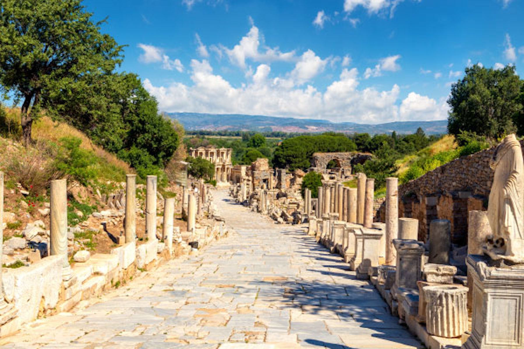 Shalom Tours – Walk in the footsteps of history