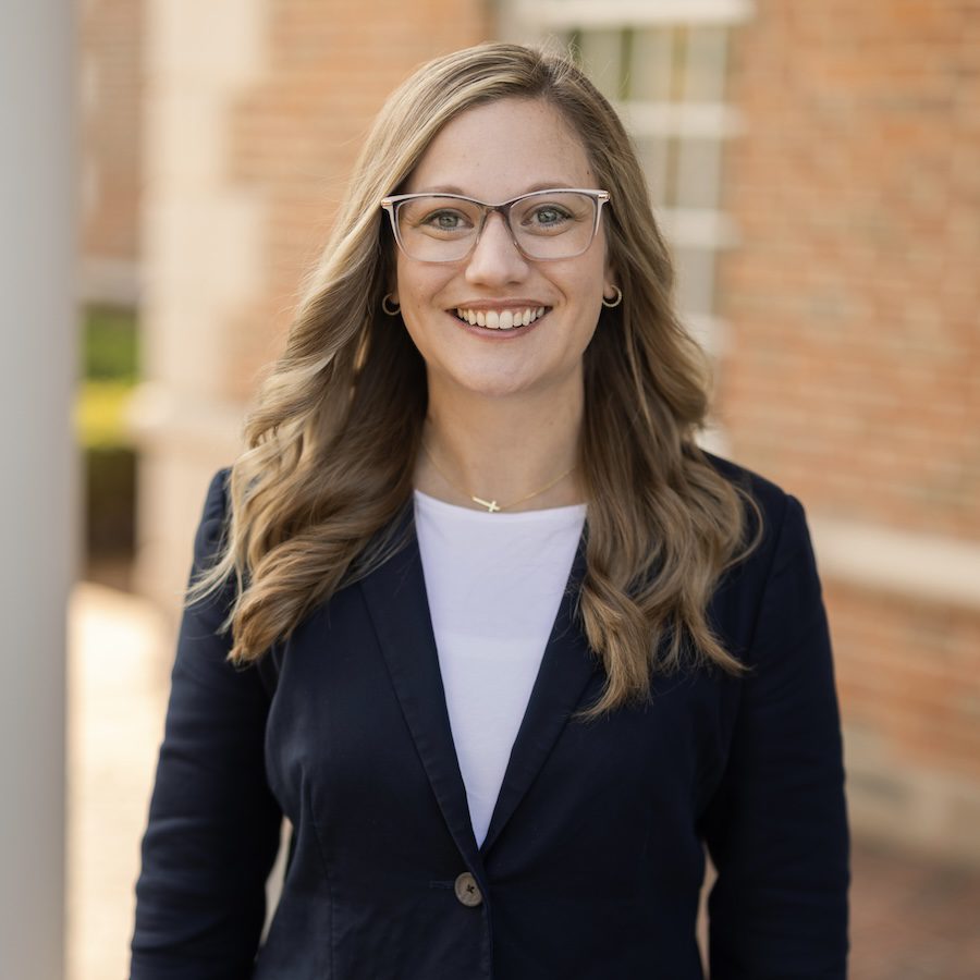 Lauren Rybolt headshot